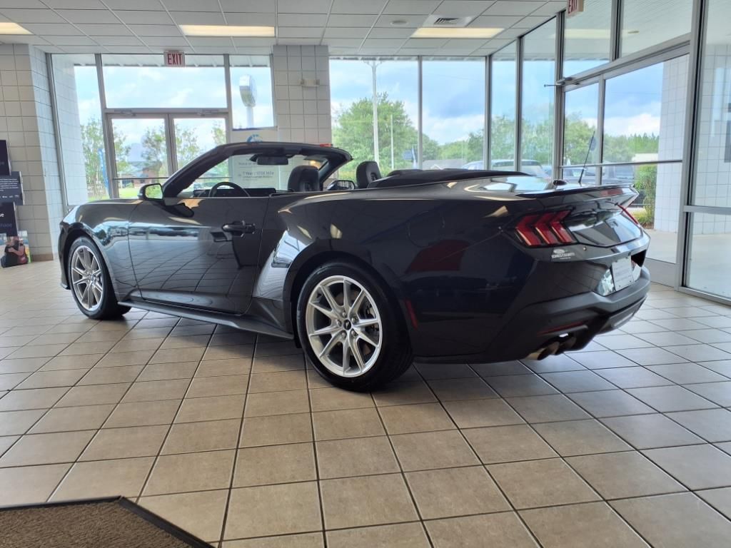 2025 Ford Mustang GT Premium Convertible photo 4