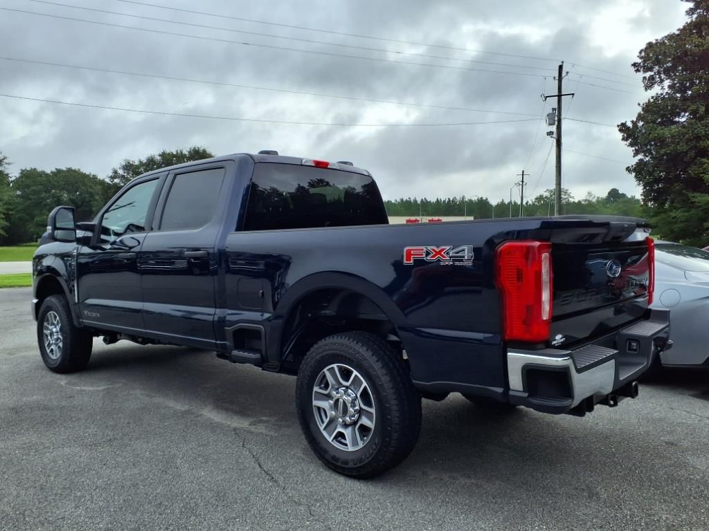 2025 Ford F-250 XLT photo 3