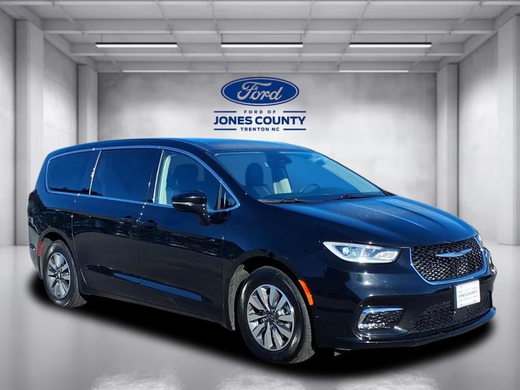 Used 2024 Chrysler Pacifica Hybrid Select Passenger Van