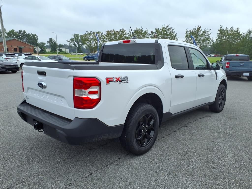 2024 Ford Maverick XLT photo 2