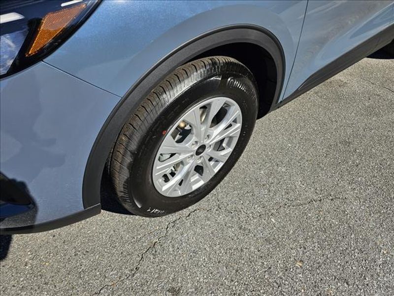 2026 Ford Escape Active photo 4