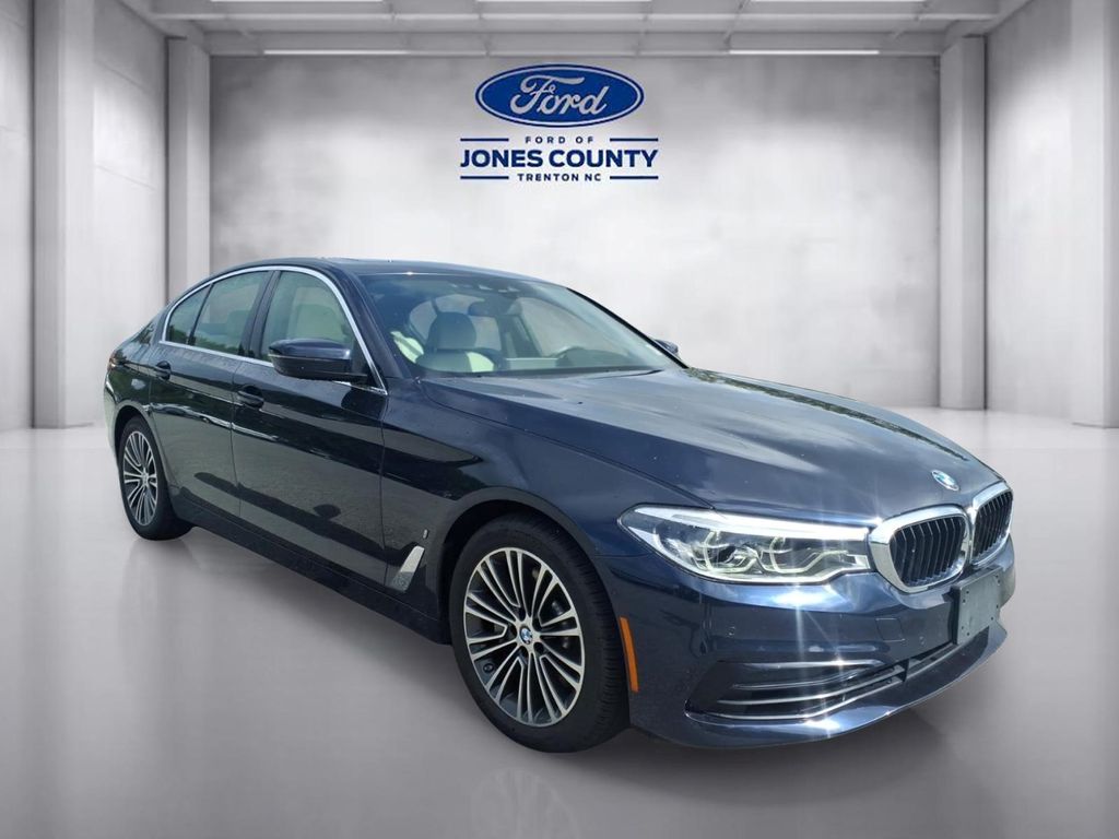 2019 BMW 5 Series 530e iPerformance Sedan's photo