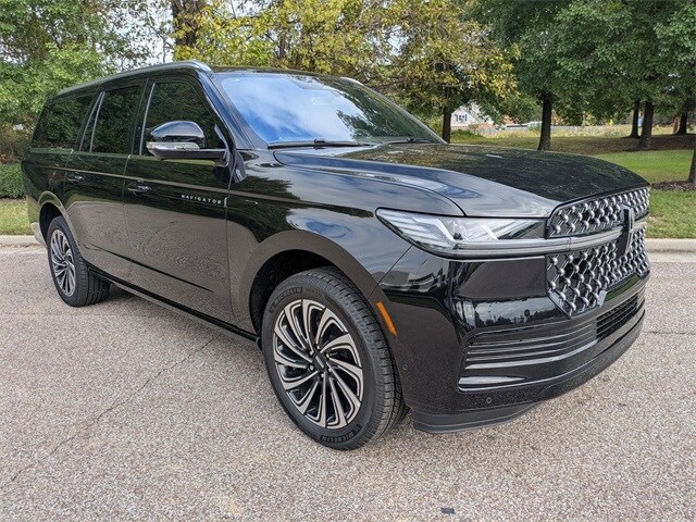 2025 Lincoln Navigator Reserve photo 3