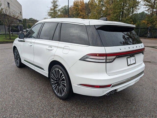 2025 Lincoln Aviator Black Label photo 2