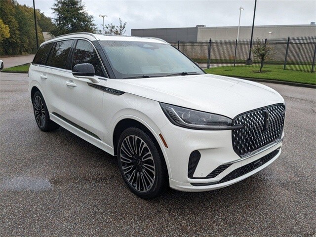 2025 Lincoln Aviator Black Label photo 4