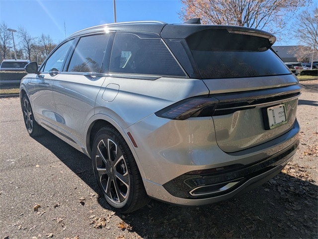 2026 Lincoln Nautilus Reserve photo 2