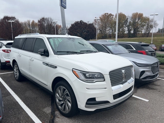 2023 Lincoln Navigator L Reserve photo 4