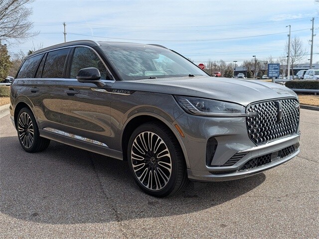 2025 Lincoln Aviator Black Label photo 4