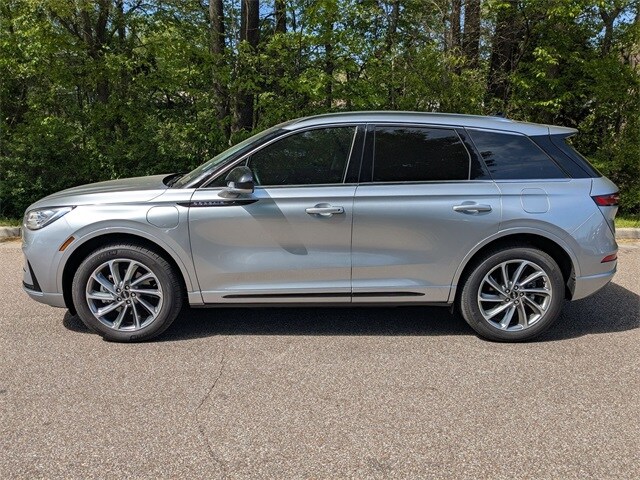 2024 Lincoln Corsair Grand Touring photo 2