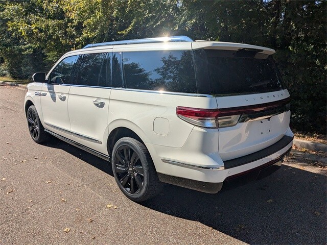 2022 Lincoln Navigator L Reserve photo 3