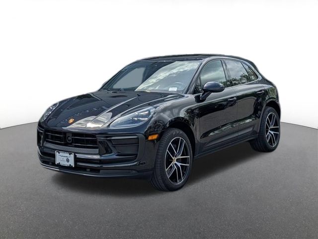 2025 Porsche Macan -'s photo