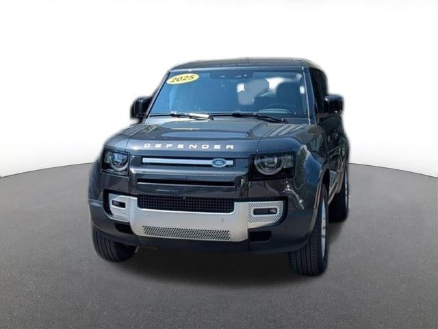 2025 Land Rover Defender 110 S P300's photo