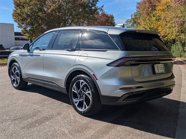 2026 Lincoln Nautilus Premiere photo 2