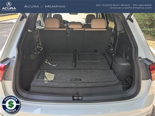 2024 Volkswagen Tiguan SE R-Line Black photo 3