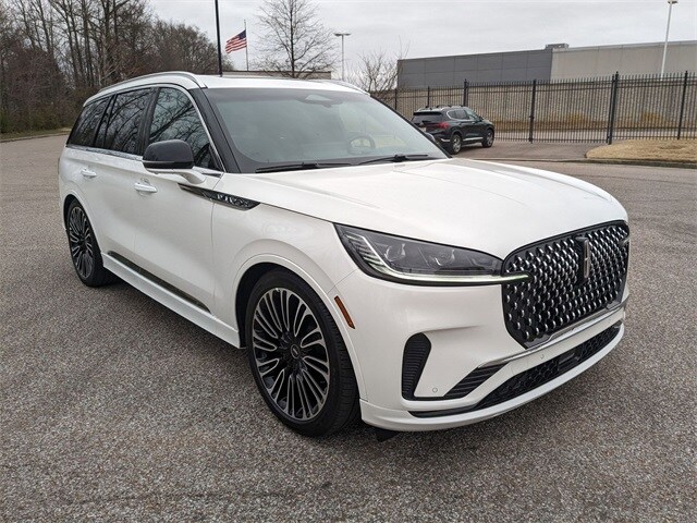 2025 Lincoln Aviator Black Label photo 4
