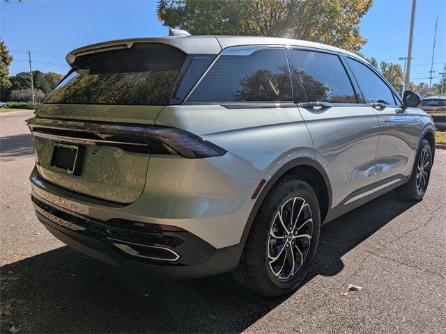 2025 Lincoln Nautilus Premiere photo 2