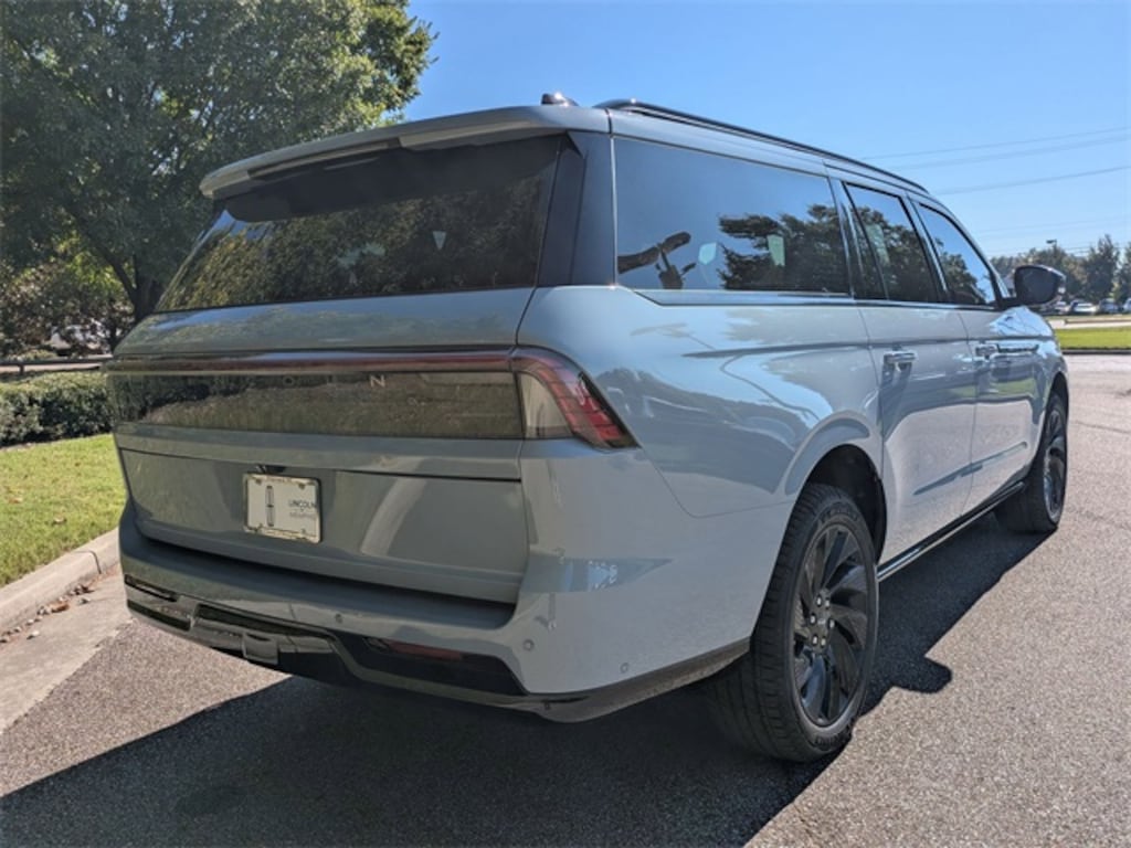 New 2025 Lincoln Navigator L Reserve SUV