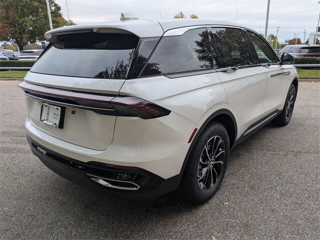 2026 Lincoln Nautilus Reserve photo 3