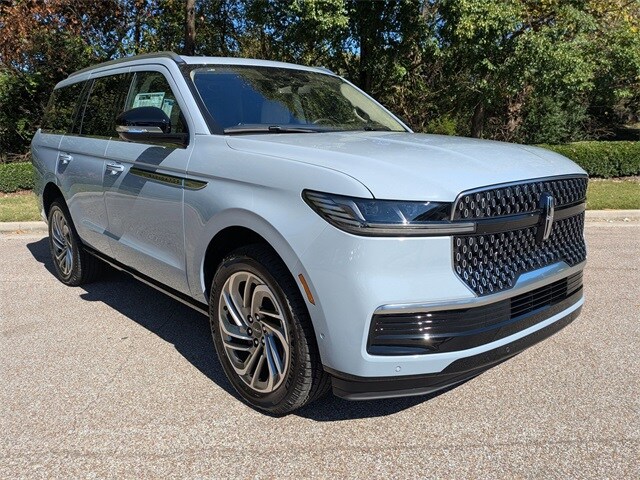 2025 Lincoln Navigator Reserve photo 3