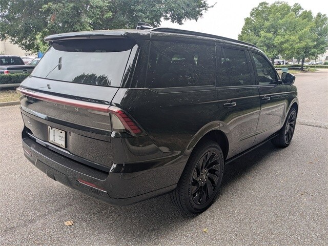 2025 Lincoln Navigator Reserve photo 3