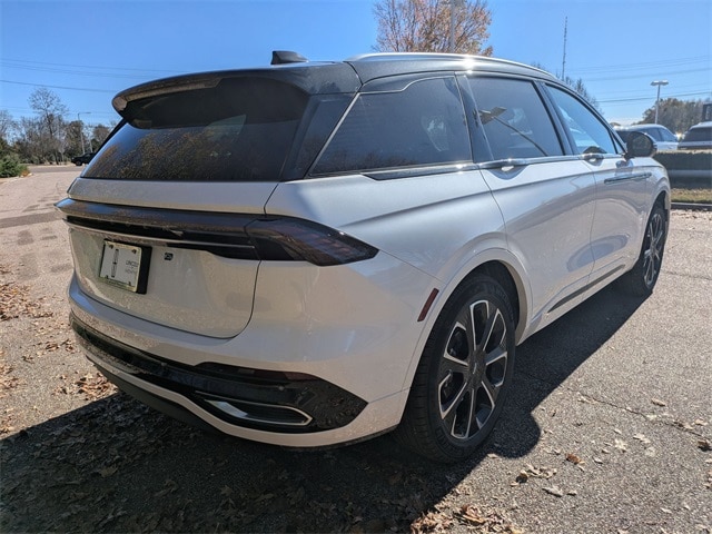 2026 Lincoln Nautilus Premiere photo 3