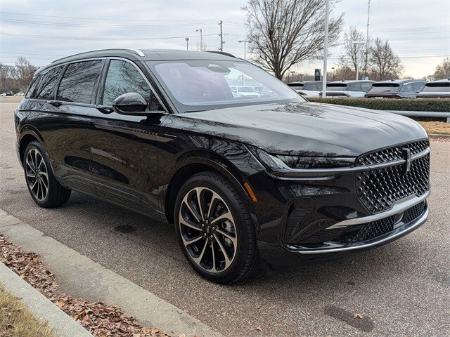 2025 Lincoln Nautilus Black Label photo 4