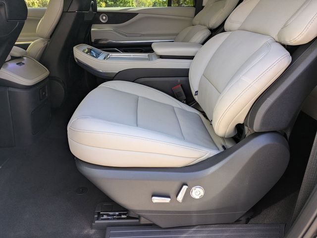 2025 Lincoln Navigator Reserve L - Photo 11
