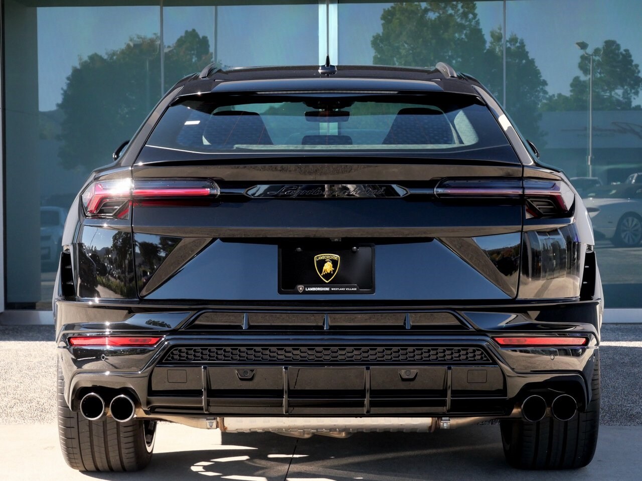 2024 Lamborghini Urus S photo 2