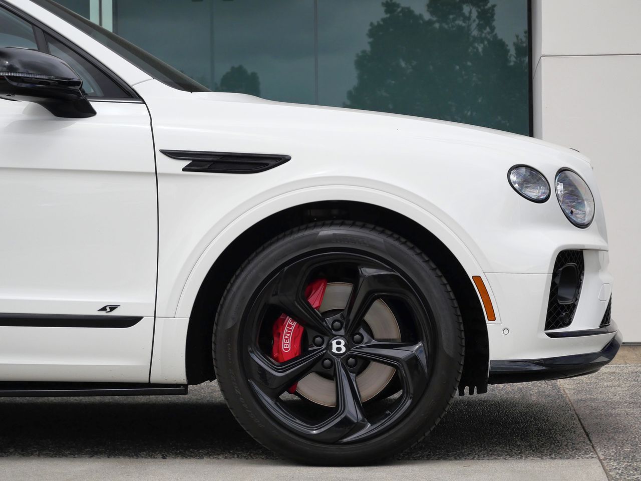 2023 Bentley Bentayga S photo 5