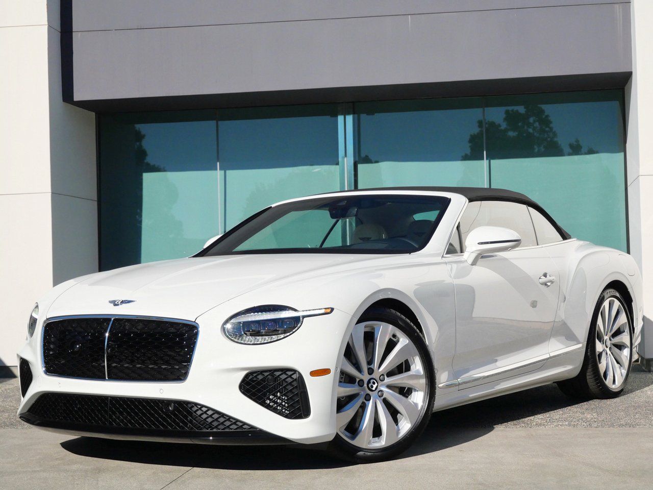 2026 Bentley Continental GTC Base - Photo 8