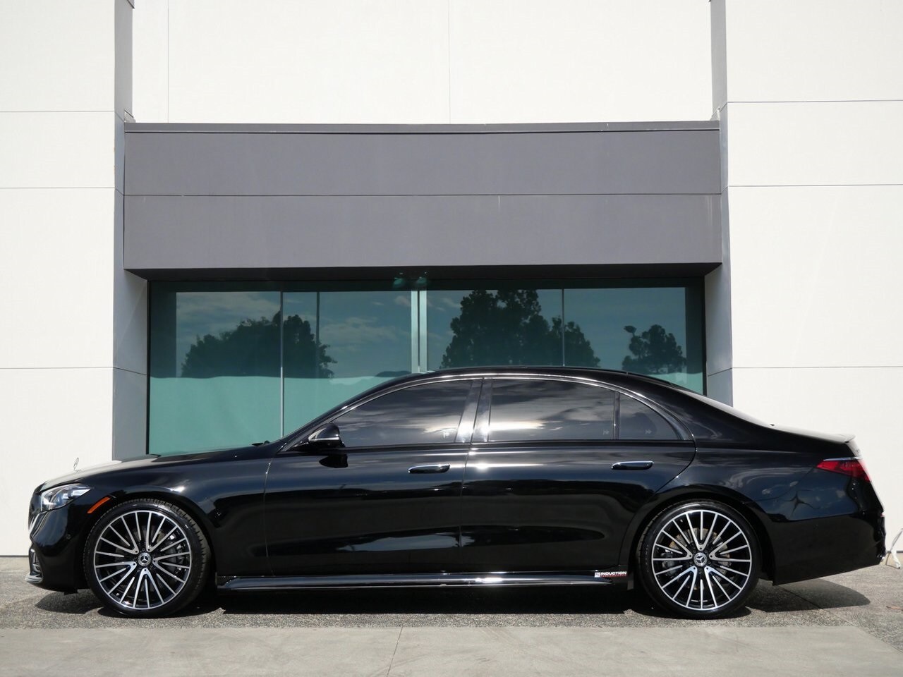 2024 Mercedes Benz S 580 4MATIC photo 2