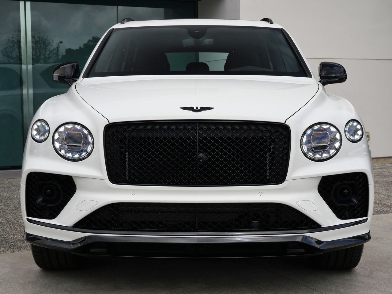 2023 Bentley Bentayga S photo 3