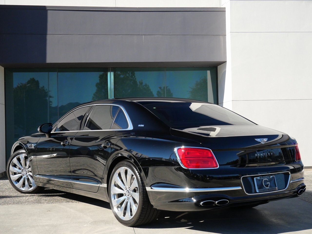 2021 Bentley Flying Spur V8 photo 2