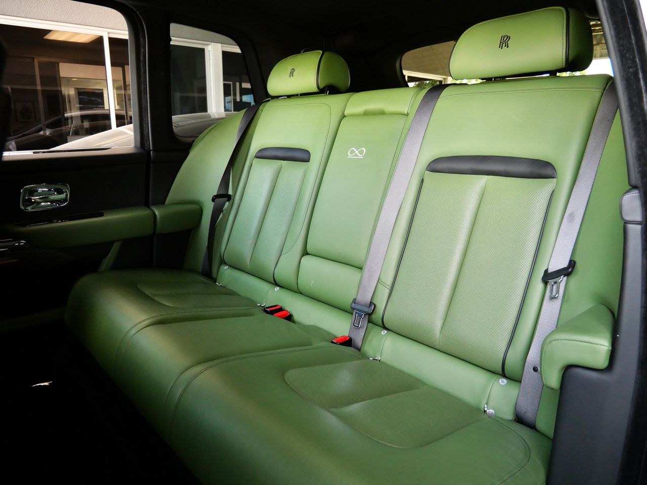 2023 Rolls-Royce Cullinan Black Badge - Photo 8