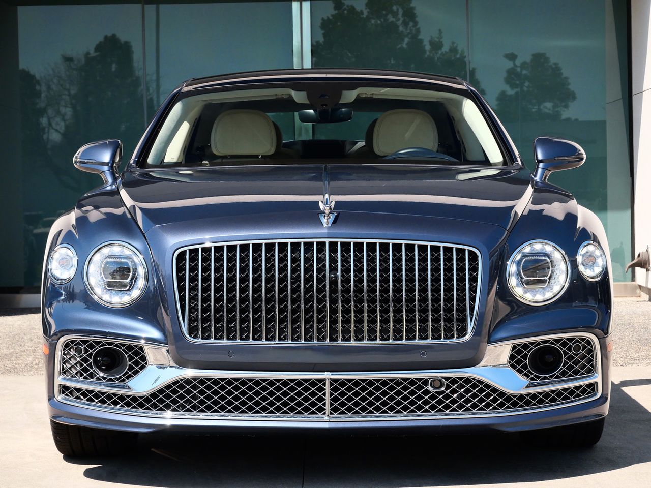 2023 Bentley Flying Spur Azure photo 5