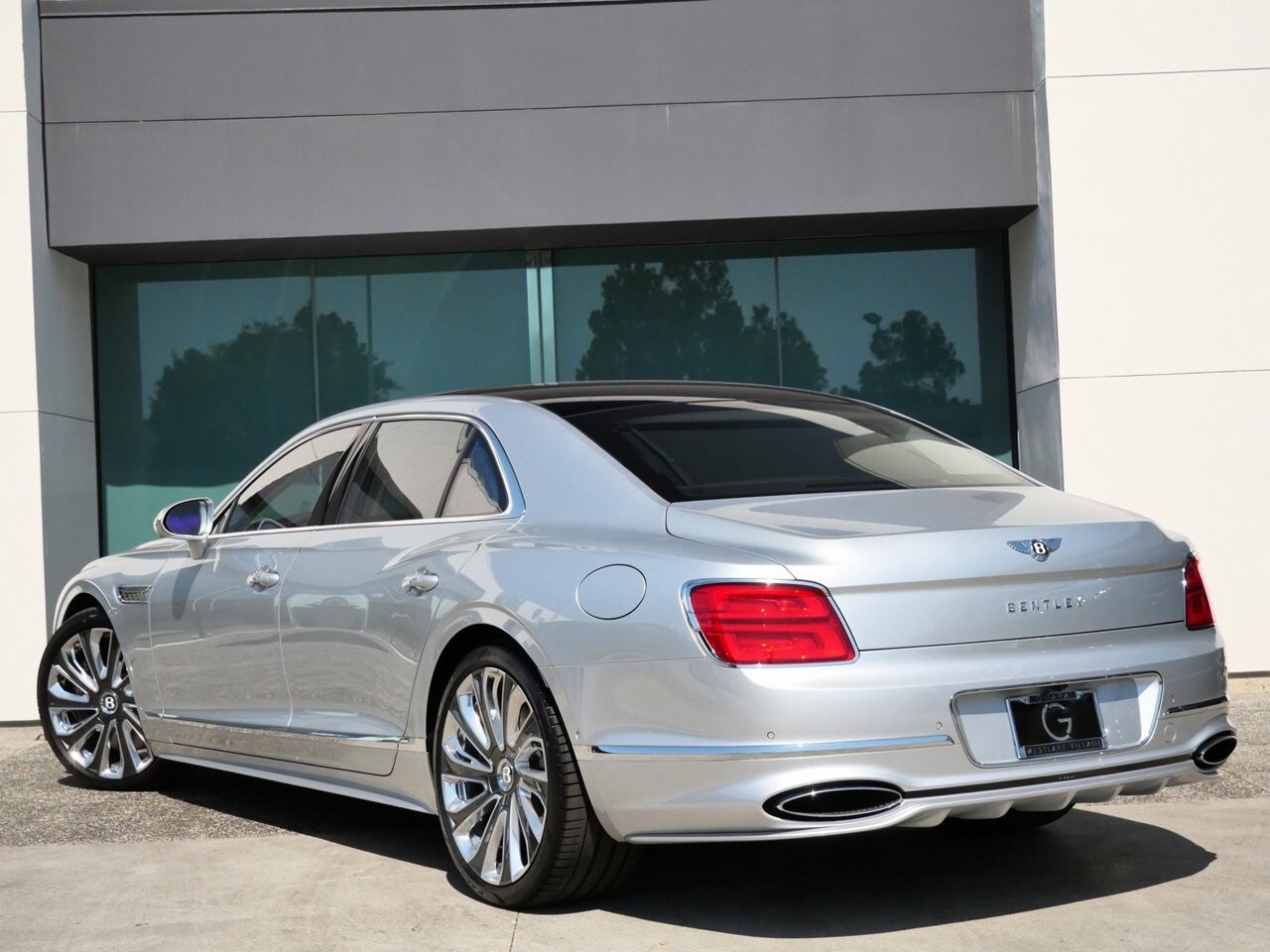 2025 Bentley Flying Spur Mulliner photo 3