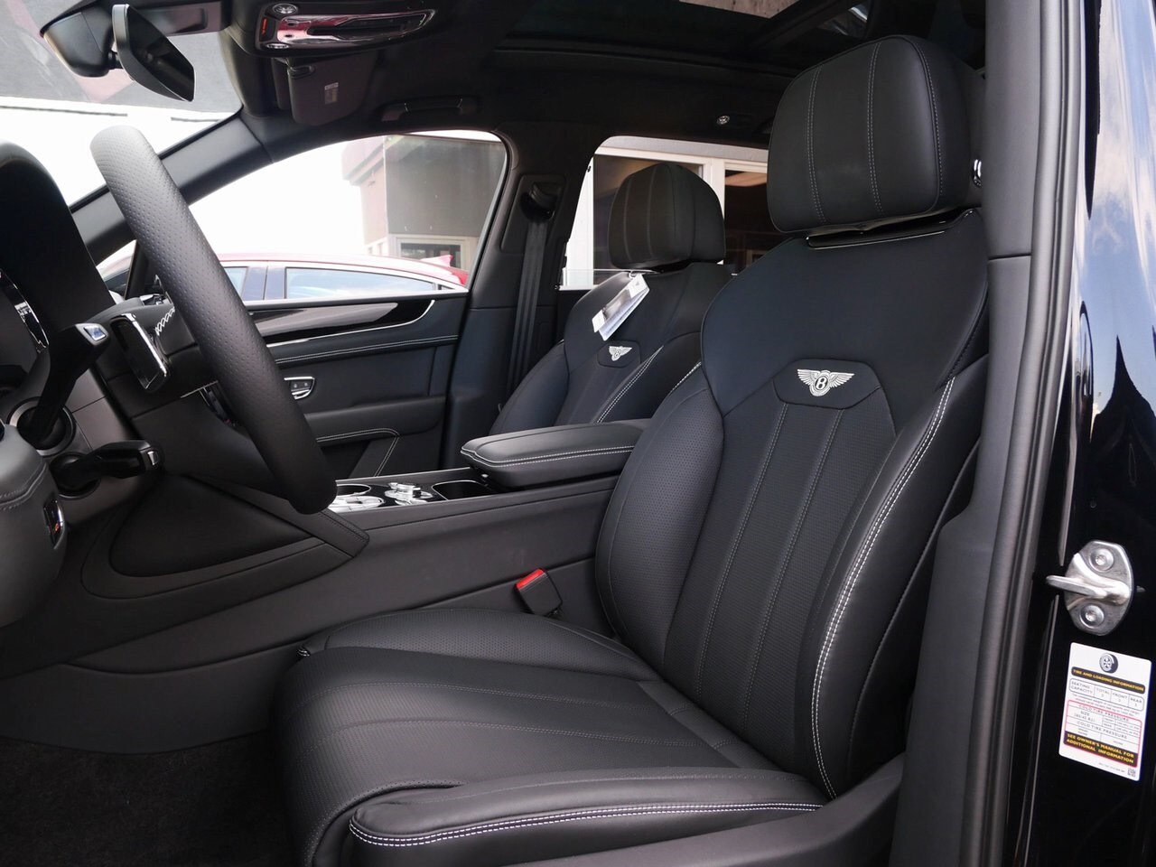 2024 Bentley Bentayga EWB photo 2