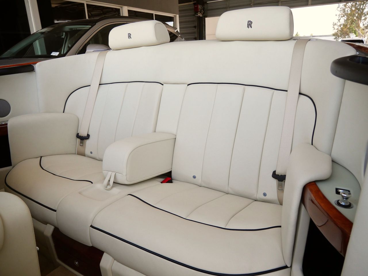 2014 Rolls-Royce Phantom Drophead Coupe photo 3