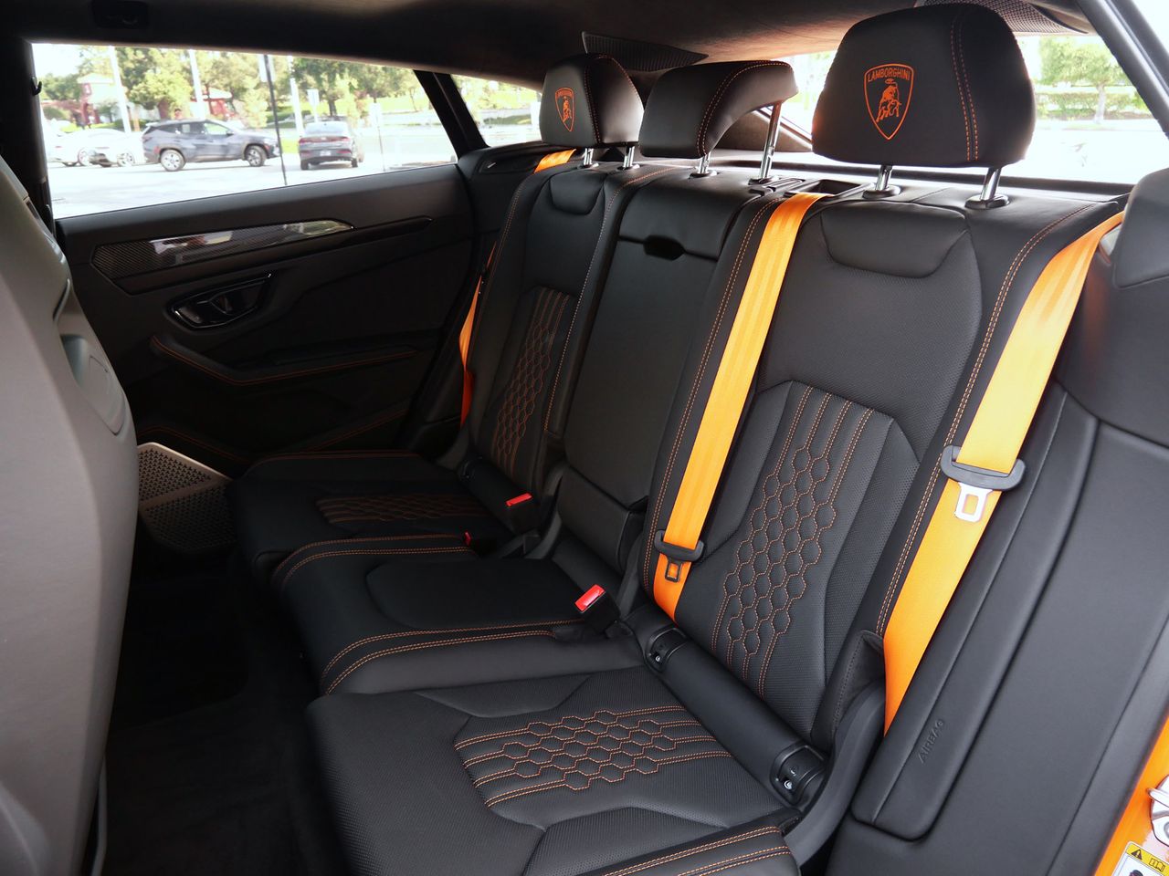 2025 Lamborghini Urus SE photo 5