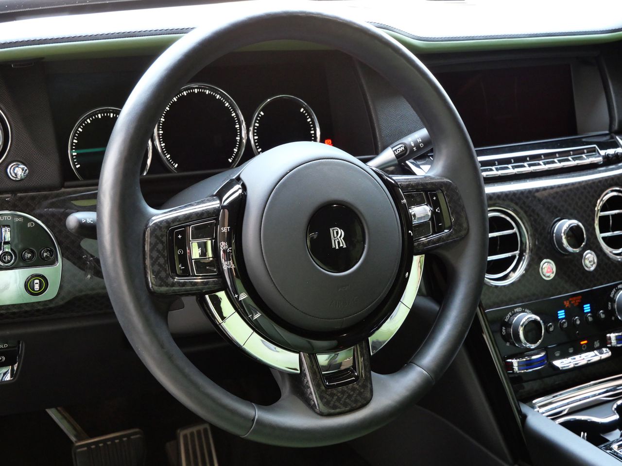 2023 Rolls-Royce Cullinan Black Badge - Photo 17