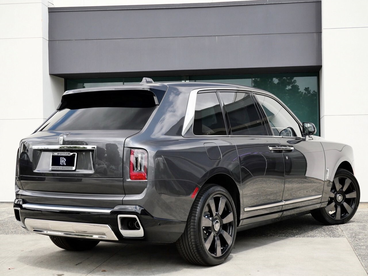 2025 Rolls Royce Cullinan RR photo 2
