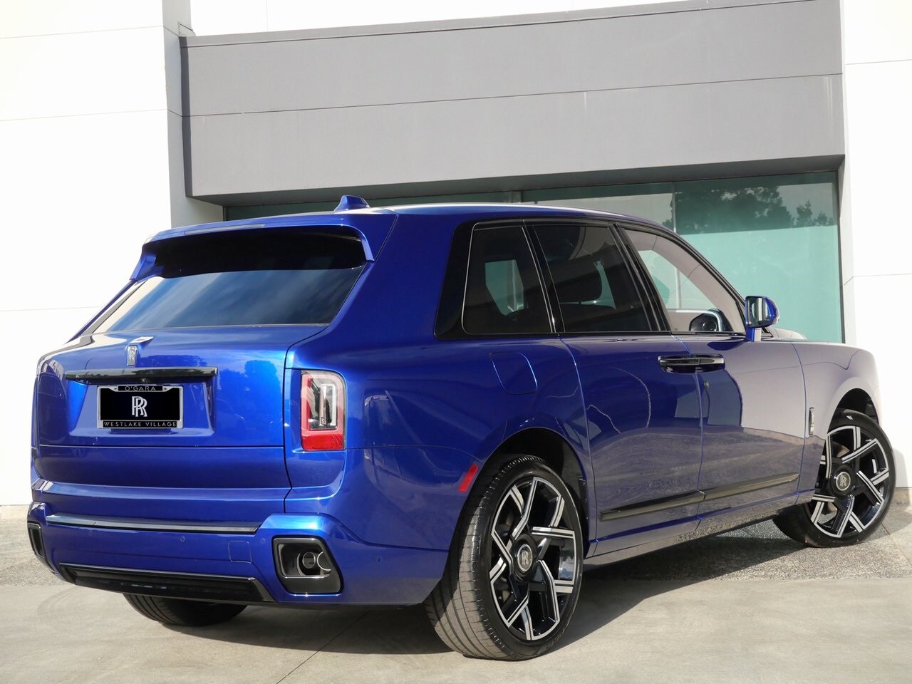 2026 Rolls Royce Cullinan Black Badge photo 2