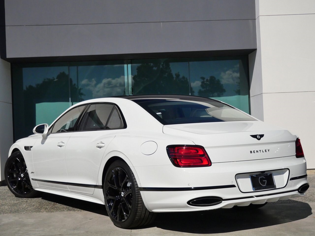 2025 Bentley Flying Spur Speed photo 2