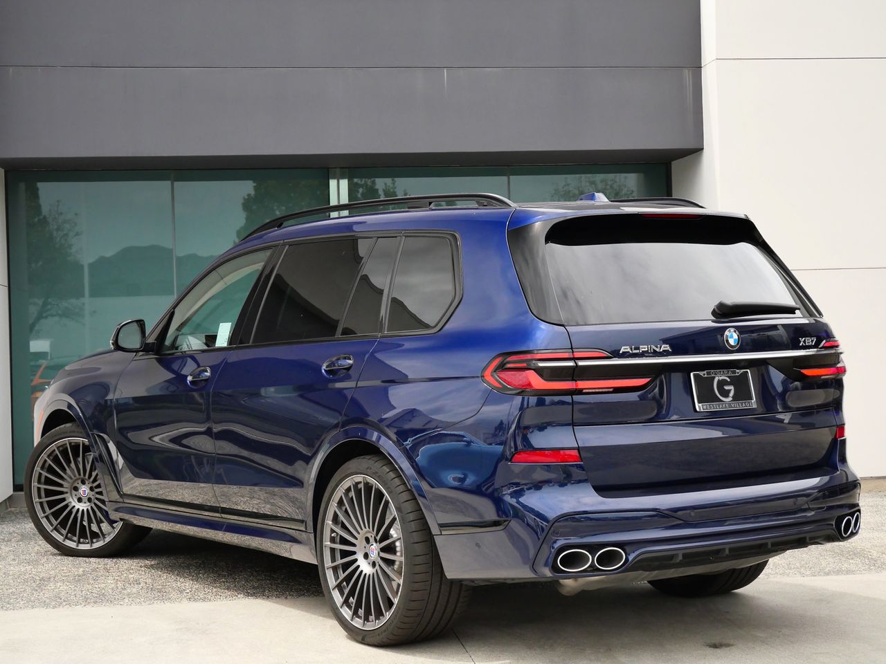 2024 BMW X7 Alpina XB7 photo 3