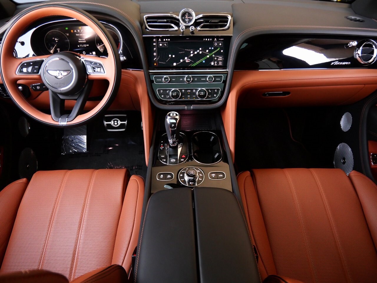 2023 Bentley Bentayga Azure photo 3