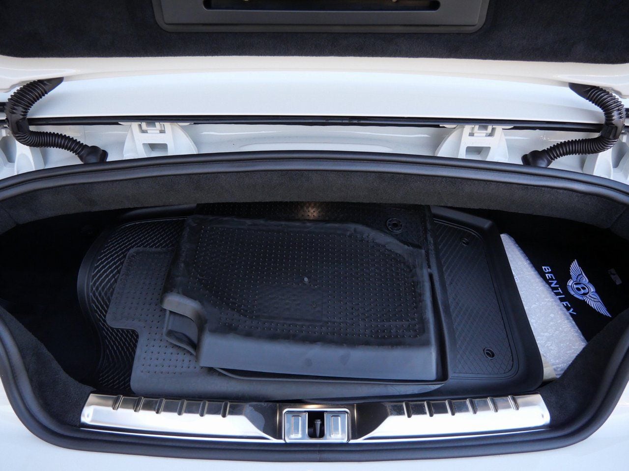 2026 Bentley Continental GTC Base - Photo 18