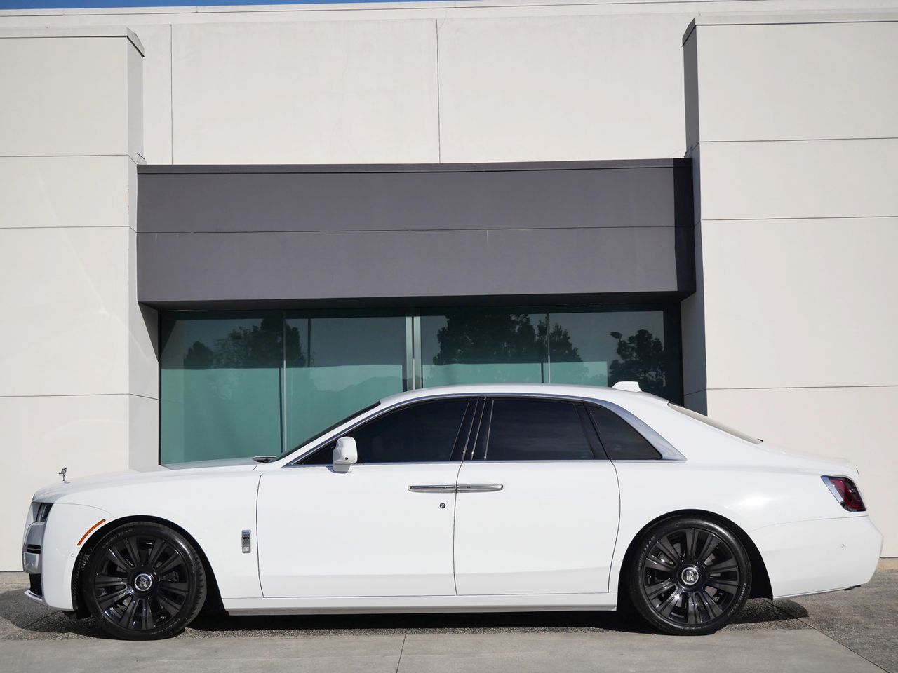 2023 Rolls-Royce Ghost photo 2
