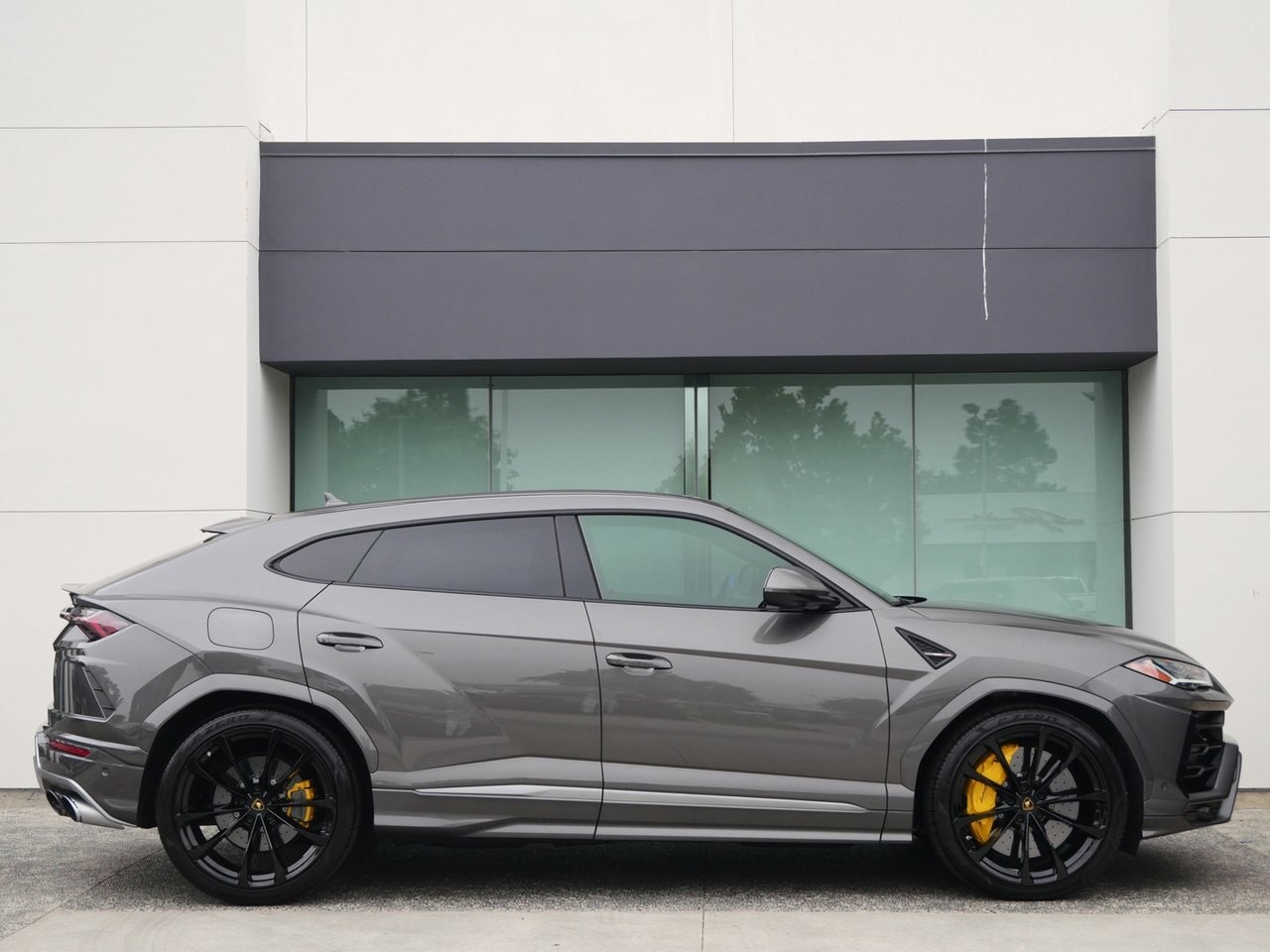 Certified 2021 Lamborghini Urus Pearl Capsule with VIN ZPBUA1ZL5MLA14023 for sale in Thousand Oaks, CA