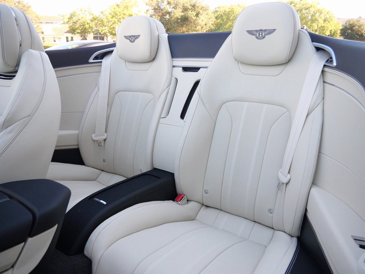 2026 Bentley Continental GTC Base - Photo 17
