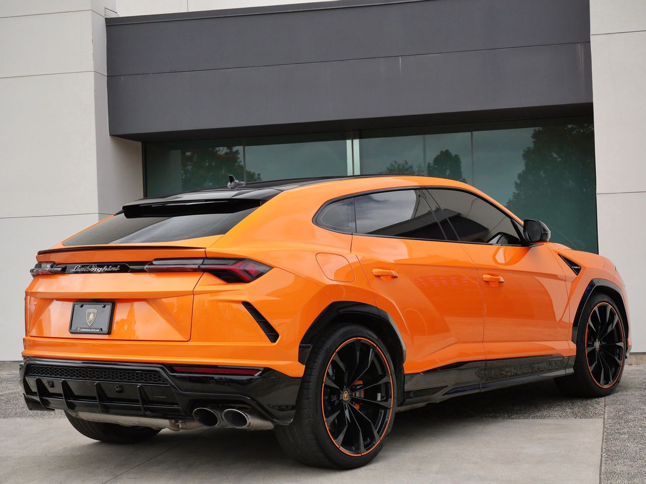 2022 Lamborghini Urus Pearl Capsule photo 2